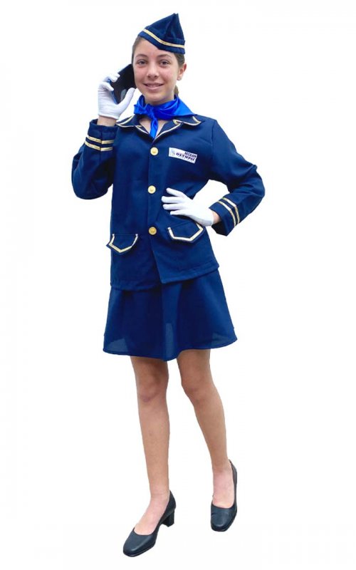 Η στολή αεροσυνοδός αποτελείται από φούστα κλος με λάστιχο στη μέση, σακάκι μπλε σκούρο φουλάρι στο λαιμό και καπέλο στο κεφάλι.